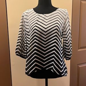 Black and White Striped 3/4 Sleeve Top